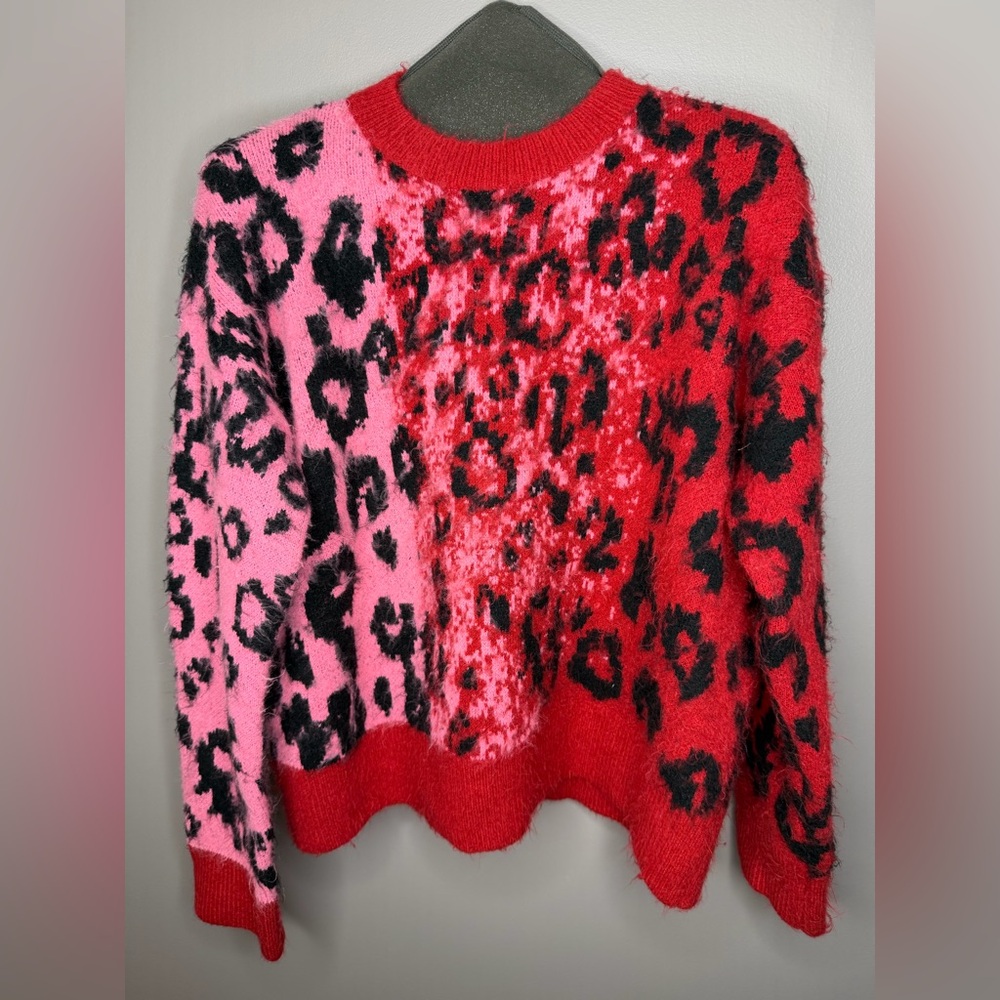 Vibrant Leopard Print Sweater in Red and Pink soft shaggy size M/L women
